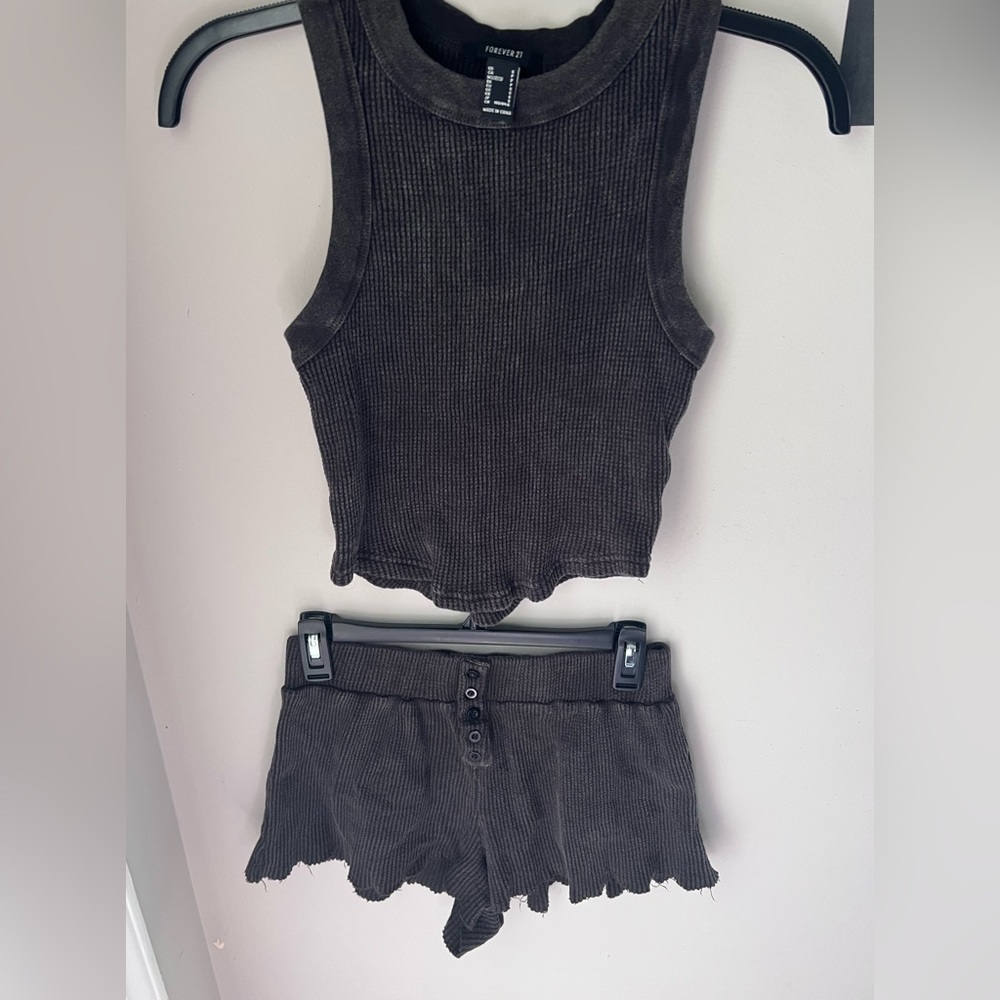 FOREVER 21 dark grey tank top and short set